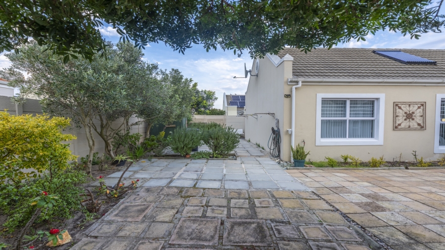 3 Bedroom Property for Sale in Sunningdale Western Cape